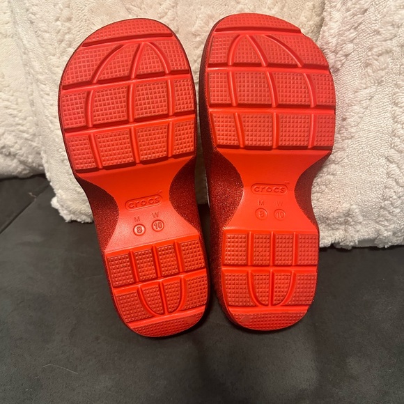 Hello Kitty Crocs - Picture 4 of 6